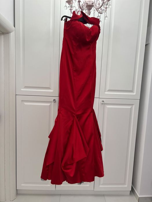 Vand rochie rosie saten