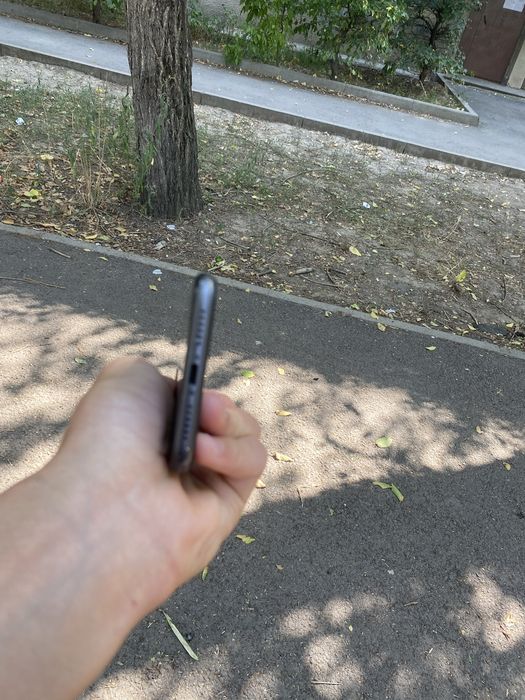 Айфон 11 в хорошем состоянии