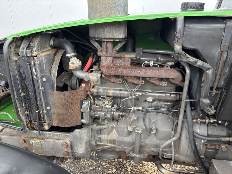 Tractor john deere 3300 4x4 80 cp