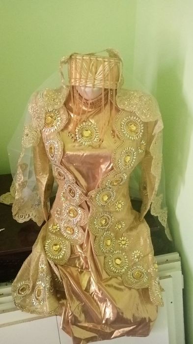 Kelinlik sarpolari sotiladi