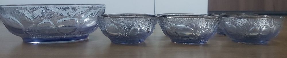 Стъклен сервиз от купи