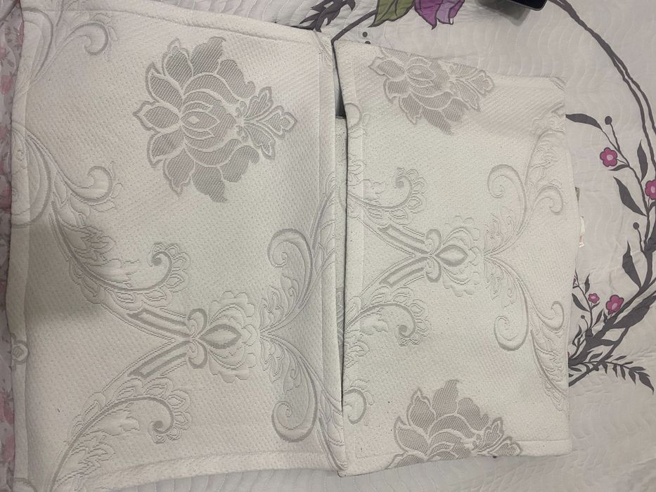 Покрывало с наволочками б/у