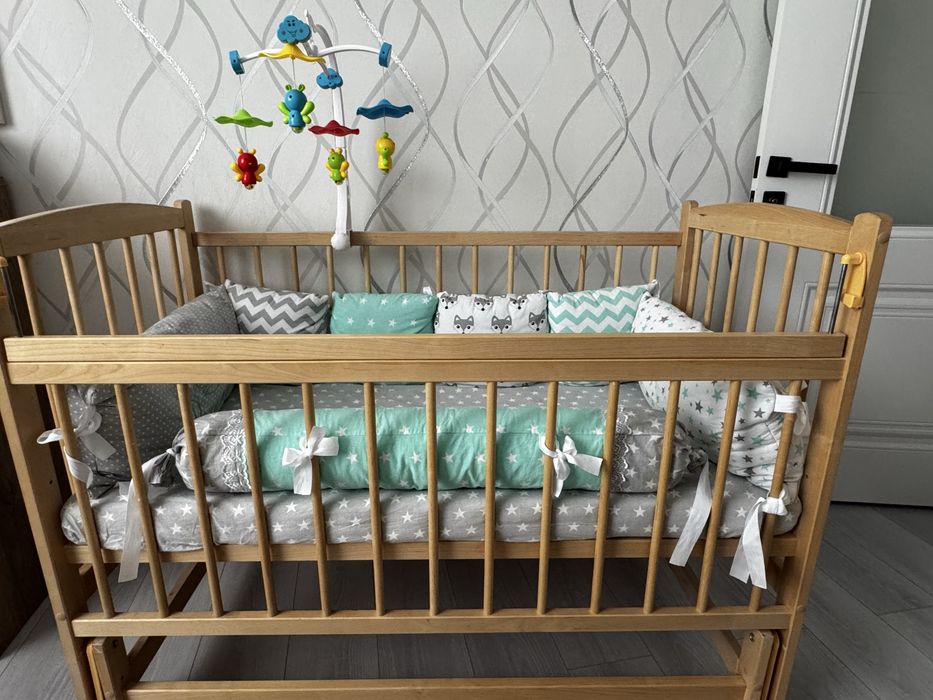 Продам детскую кроватку