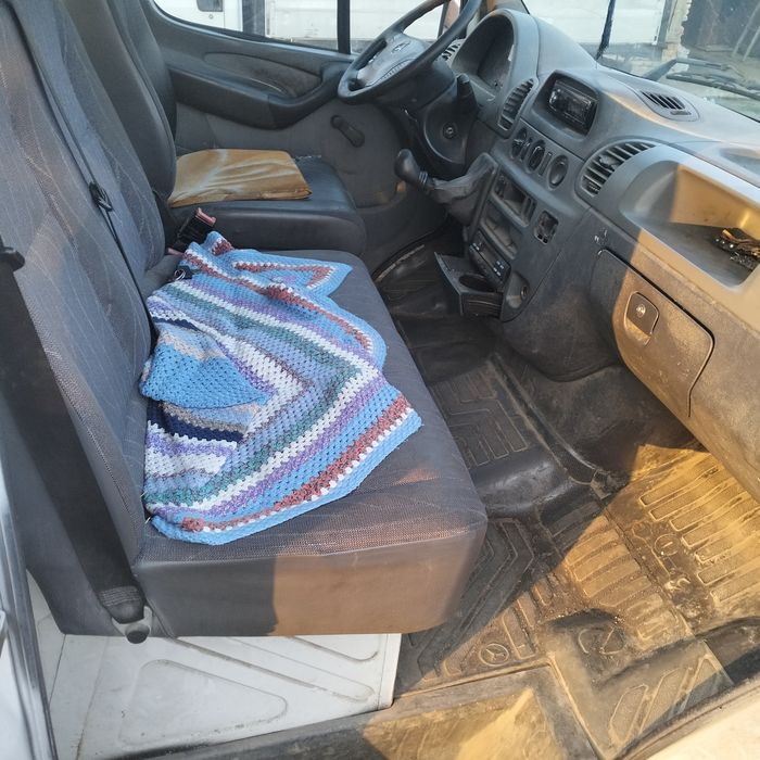 Vând Mercedes sprinter