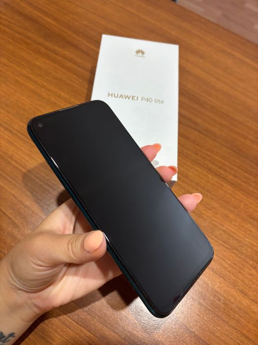 Телефон Huawei P40 lite
