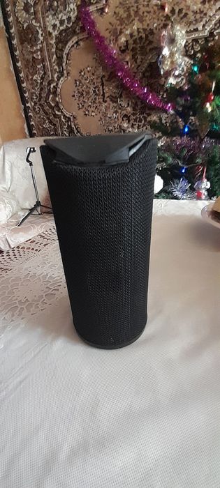 Продаются мини-колонка USB и безпроводные наушники