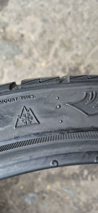 4 anvelope iarna Hankook 295/30/22.Pretul este pe bucata.