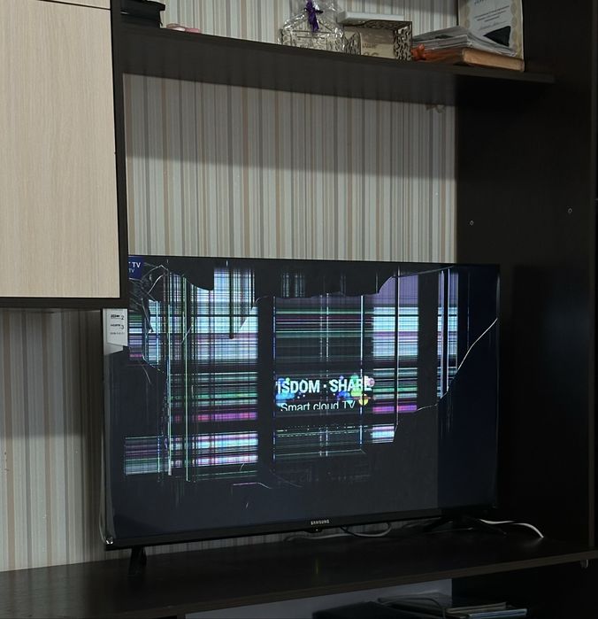 Продам телевизор