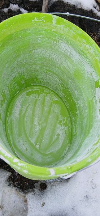 Găleți din plastic, cu capac