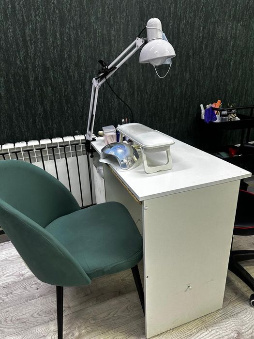 Маникюрный стол стулья