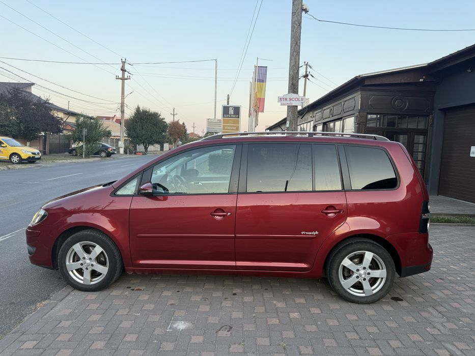 Vand volkswagen touran 7locuri