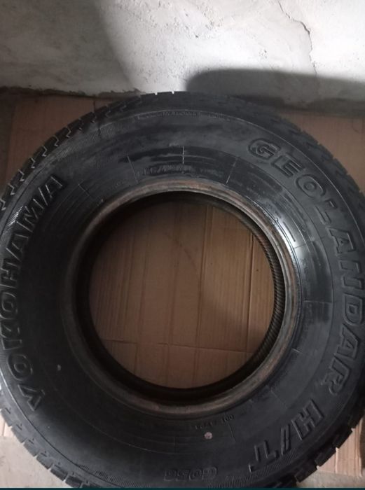 Продам летние шины 2 балона YOKOHAMA,
