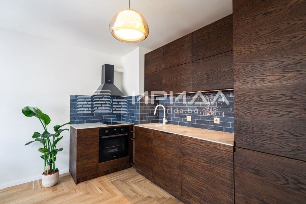 Нов обзаведен двустаен апартамент в центъра