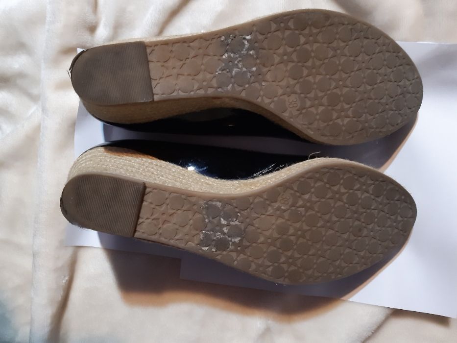 Pantofi încăltati doar o data - mărimea 38