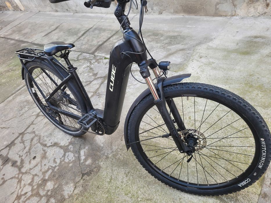 Bicicleta  electrica cube  28