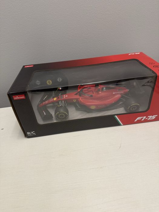 Masinuta cu telecomanda noi sigilate