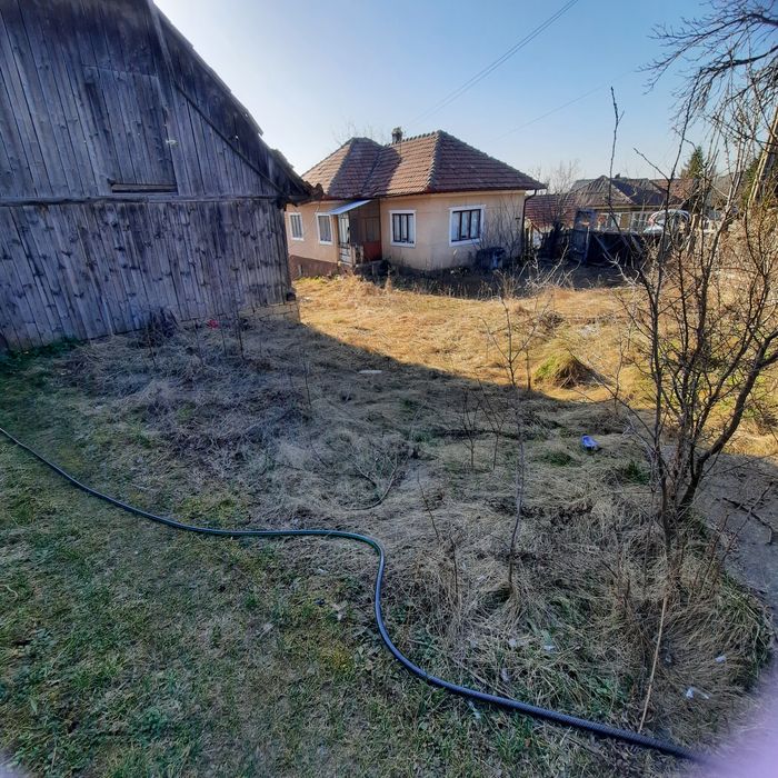 Vand Casa in centrul Feleacului, teren 700 mp.