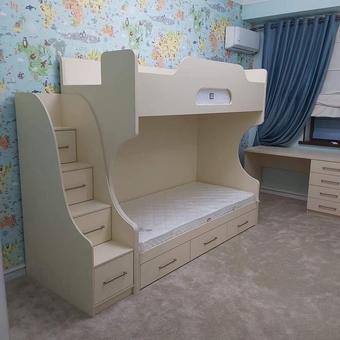 Zakazga mebel yasimis