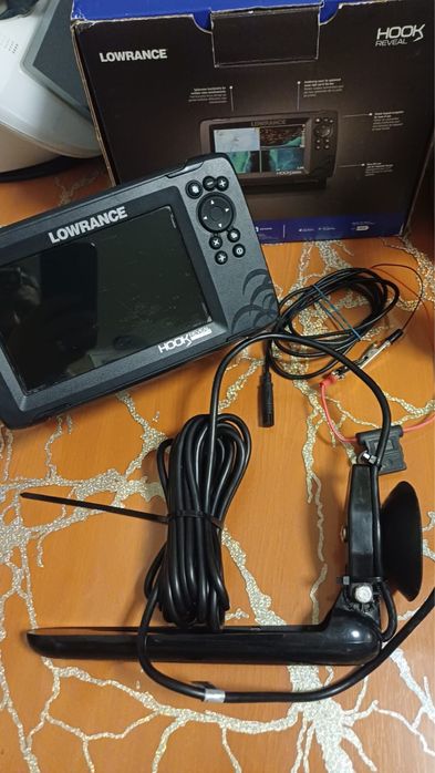 Sonar lowrance hook