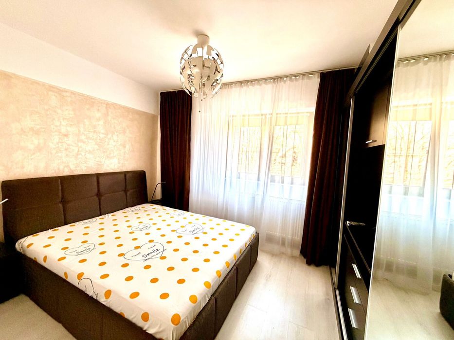 Inchiriez apartament 2 camere ultracentral ( direct proprietar)