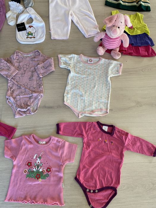 Vand lot haine bebe(4-6 luni) ptr.fete(12).