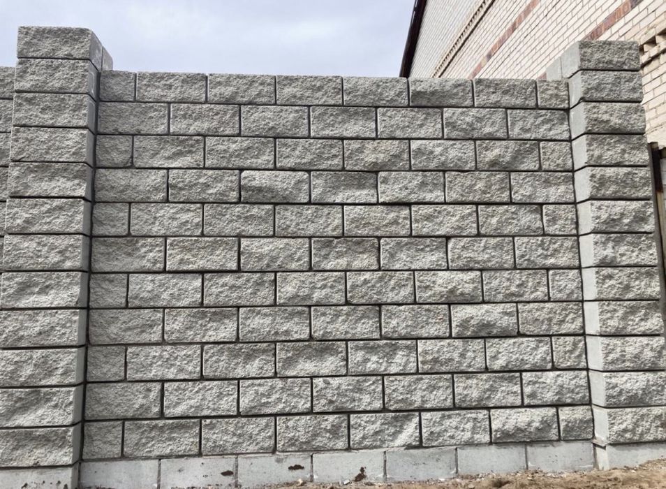 Каменщики-облицовщики