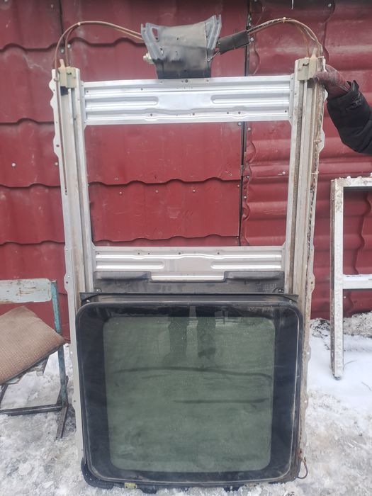 Люк на Тайота Алфард