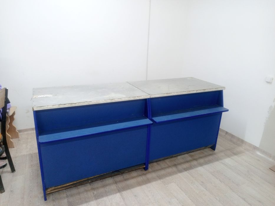 Продам два  стола