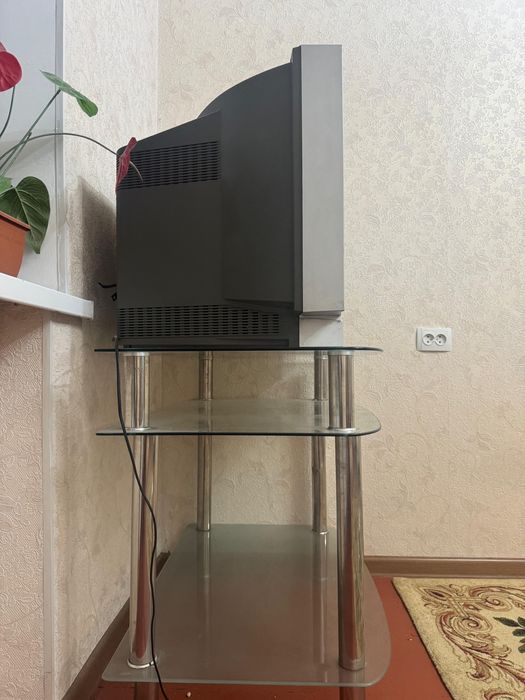 Телевизор и подставка