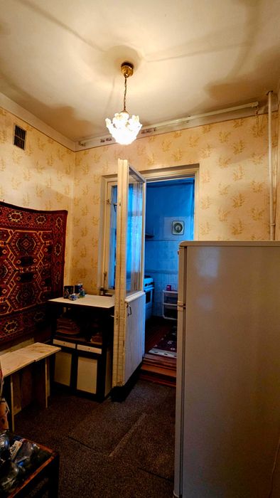 2-комнатная переделана в 3-х, улучшенная, лоджия 2х6, массив Феруза