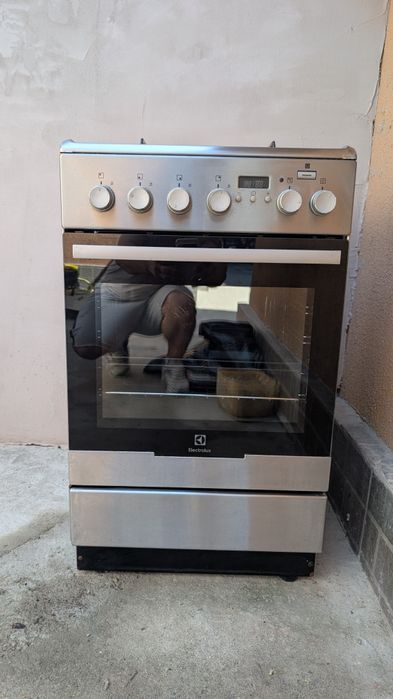 Aragaz Electrolux plită gaz cuptor electric cu ventilatie