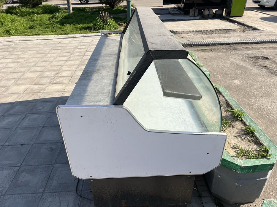 Витринный холодильник