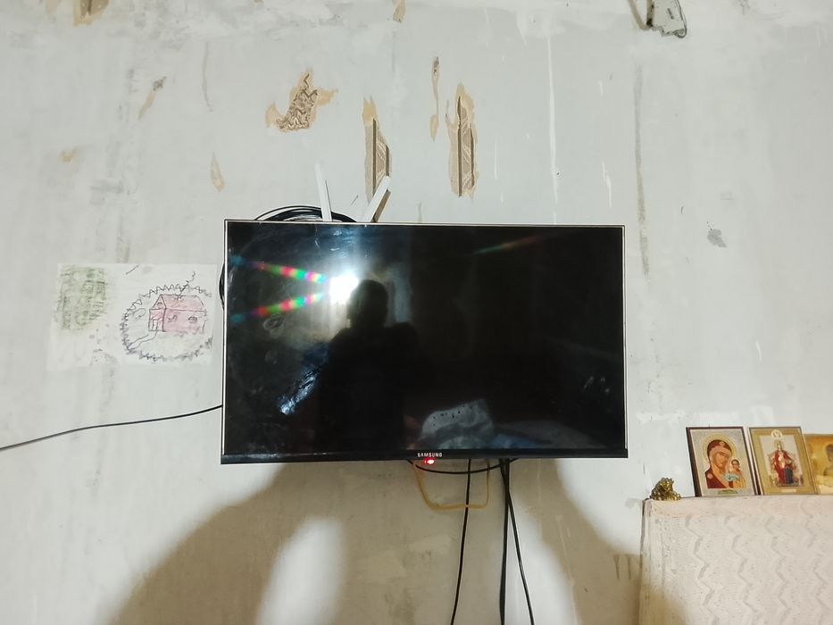 Продам телевизор Самсунг смарт 32