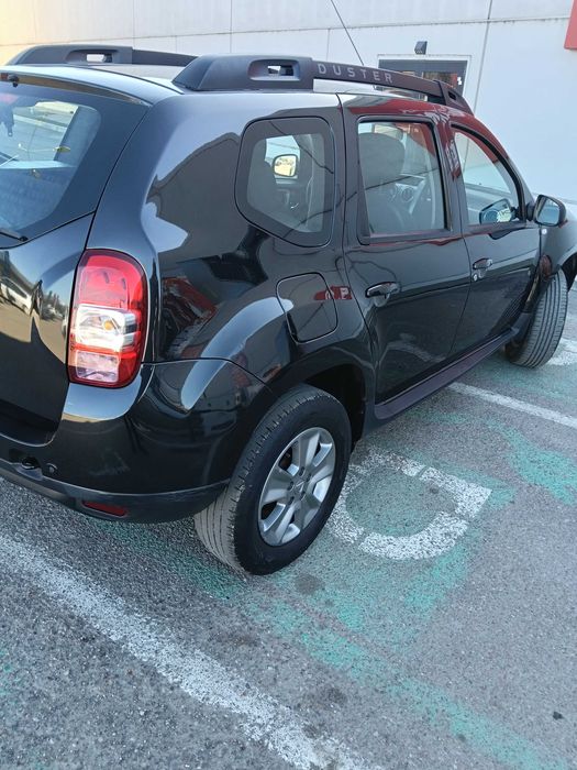Vând Dacia Duster 1,5 dci