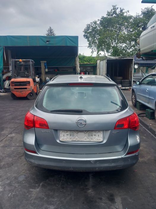 Opel Astra J 1.7 A17DTR 2009г. НА ЧАСТИ!