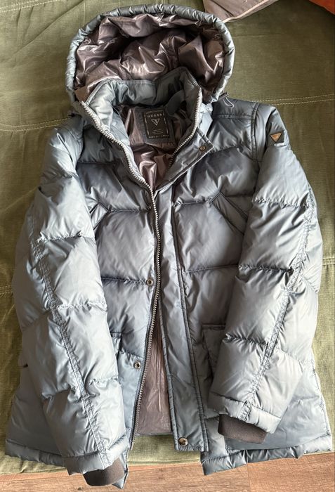Продавам пухено яке guess