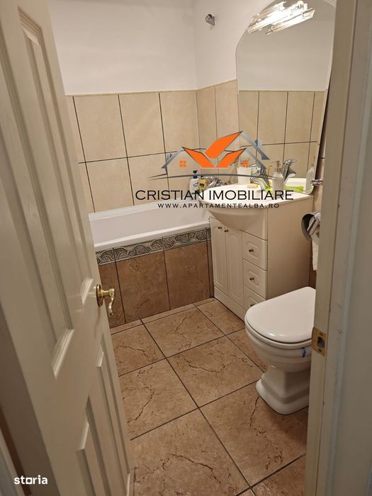 Apartament 3 camere decomandat, etaj 3, 2 bai, zona Tolstoi!