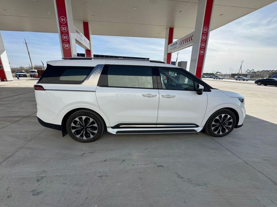 Kia Karnival 9 kishilik Full pozisiya