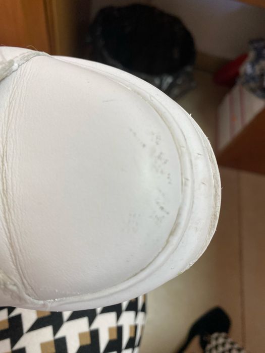 Продавам спортни обувки Karl Lagerfelfd