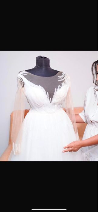 Rochie mireasǎ .