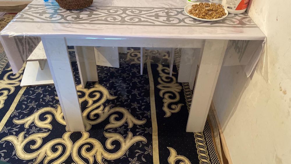 Стол-парта без стулья