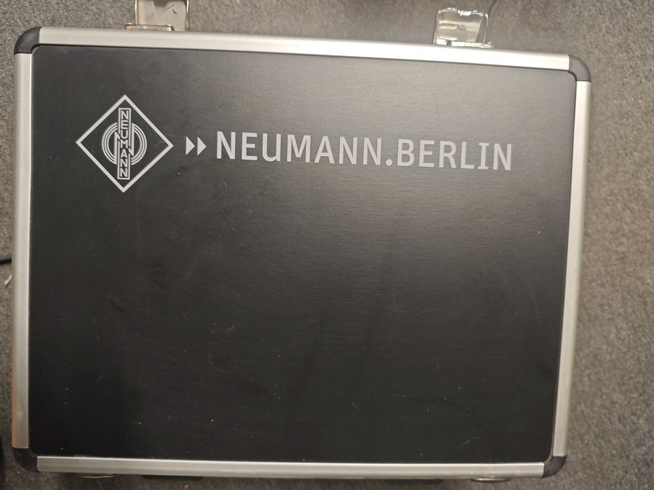 Microfon Studio pe lămpi Neumann M147 Tube