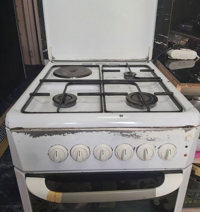 Продам газовую плиту.