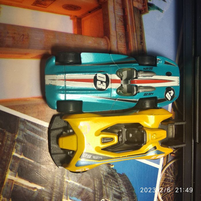 Продам две тонких машинок