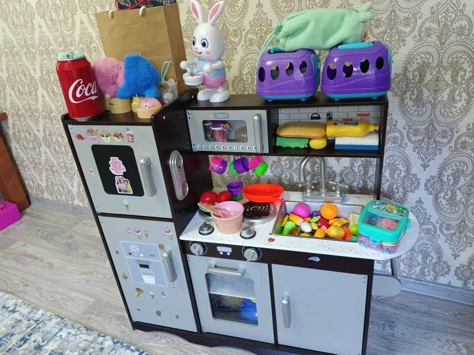 Продам детскую игровую кухню
