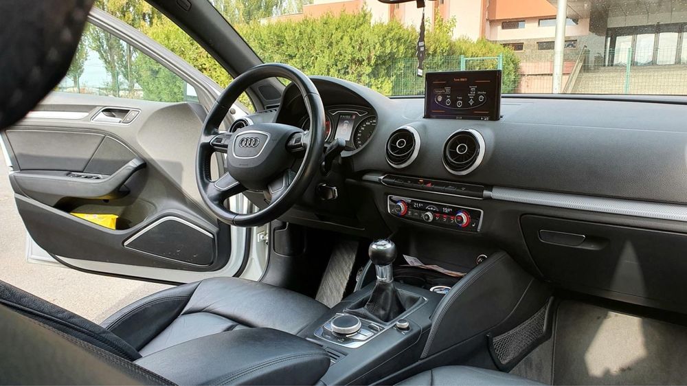 Audi A3 2.0 TDI Euro 6 (fără AdBlue), Distronic, B&O, Parkassist