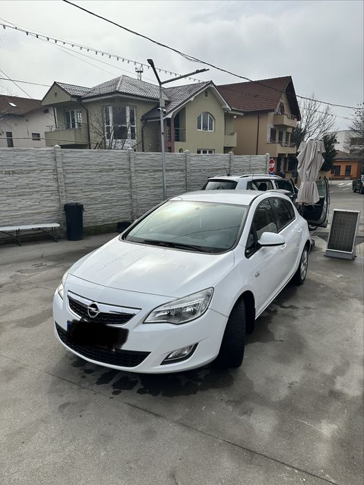 De vanzare opel astra j 1.4 benzina 100 cp
