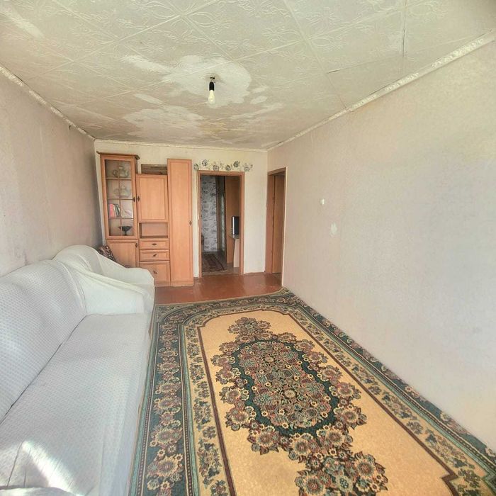 Продам 3 комнатную 4 микрорайон