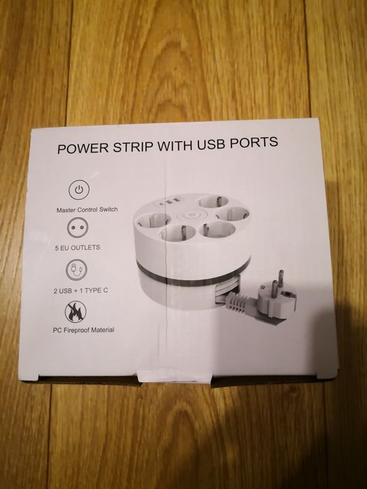 Prelungitor cu cablu retractabil