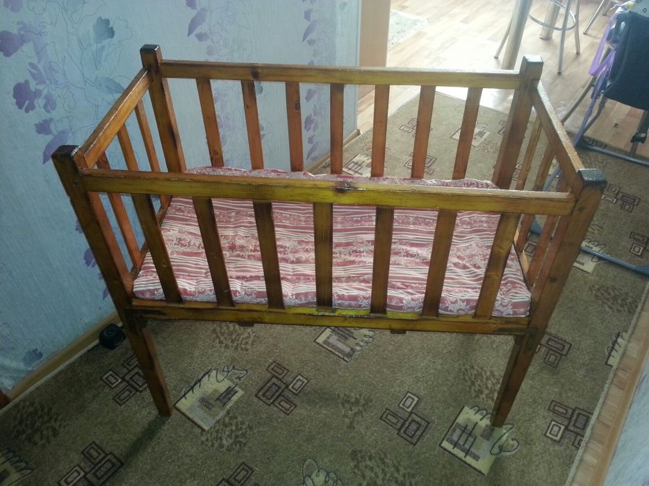 Детская кроватка